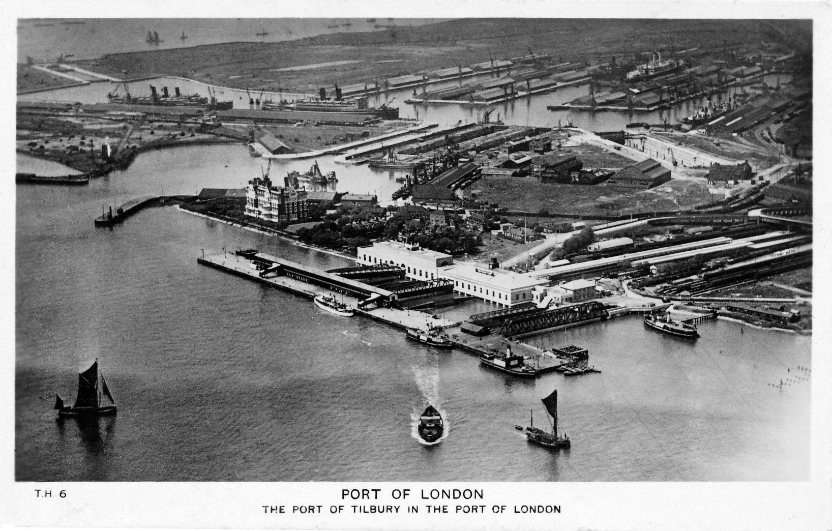 Tilbury Docks,docks,aerial views
